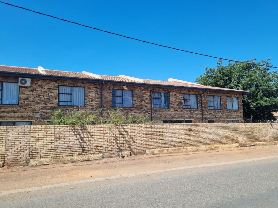 Commercial Property for Sale in Zinniaville North West